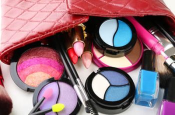 新标准 <<化妆品安全技术规范>>（2015版）将在2016年12月1日正式开始实施